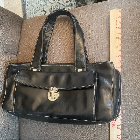 Perlina Leather Shoulder Bag - Picture 9 of 10